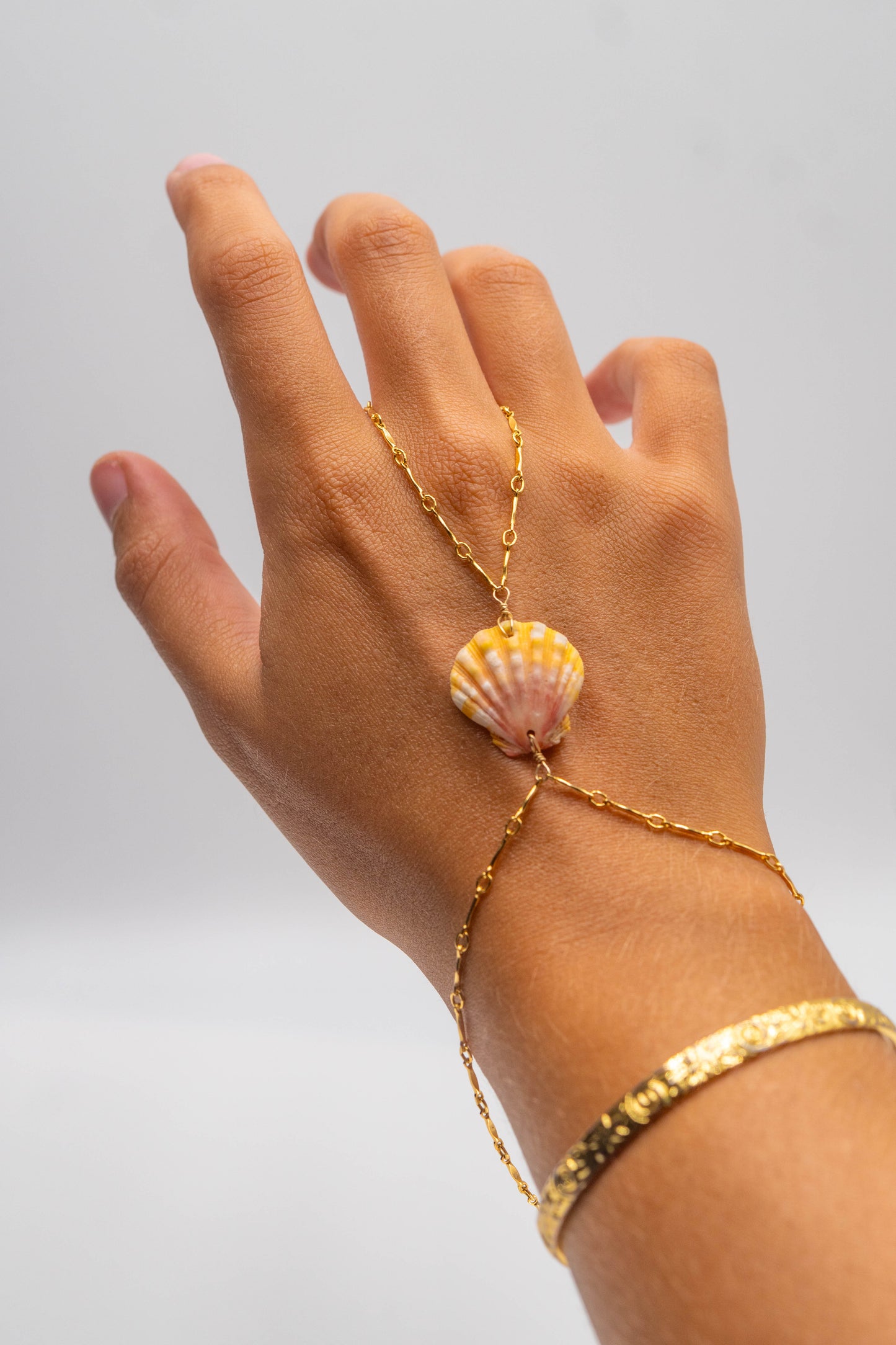Sunrise Shell Hand Chain