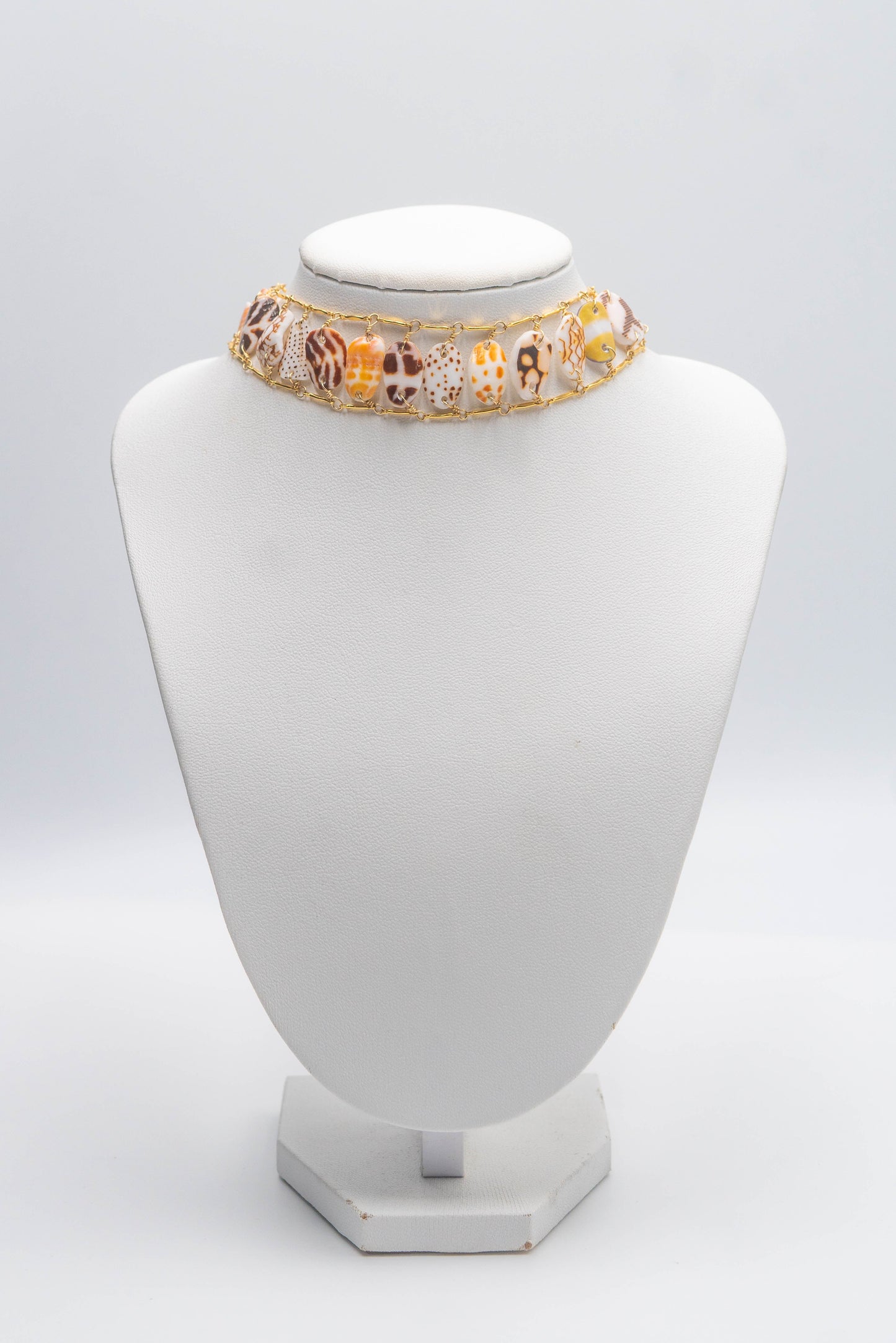 Shell Pieces Choker